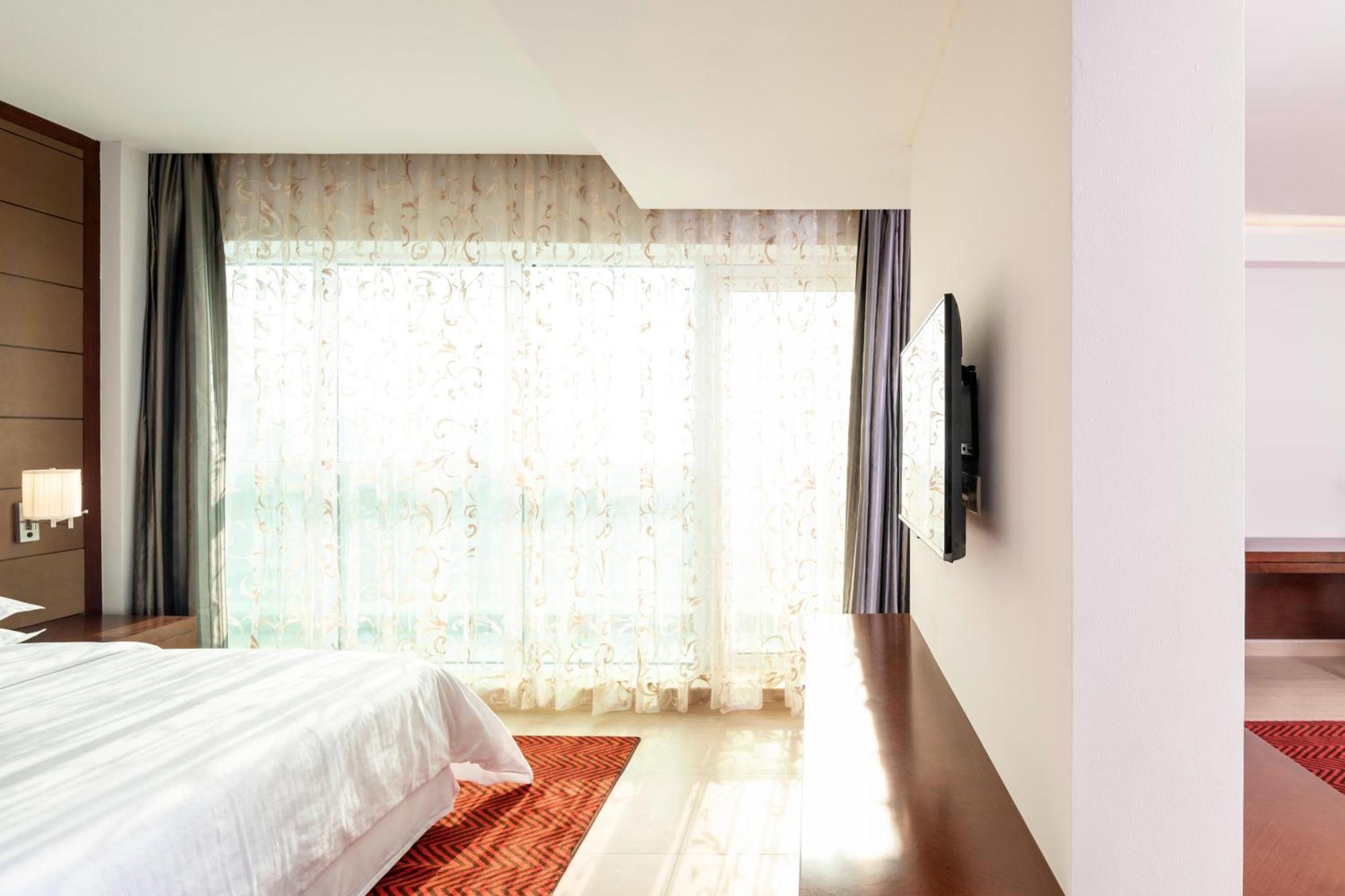 Four Points By Sheraton Sharjah Exterior foto
